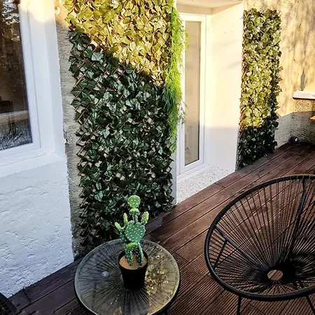 N1-terrasse - Barbacane - Pieds Cite - Clime Mobile Apartment *